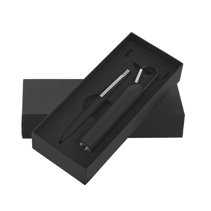 Набор ручка + флеш-карта 8Гб + зарядное устройство 2800 mAh в футляре, покрытие soft touch, цвет черный