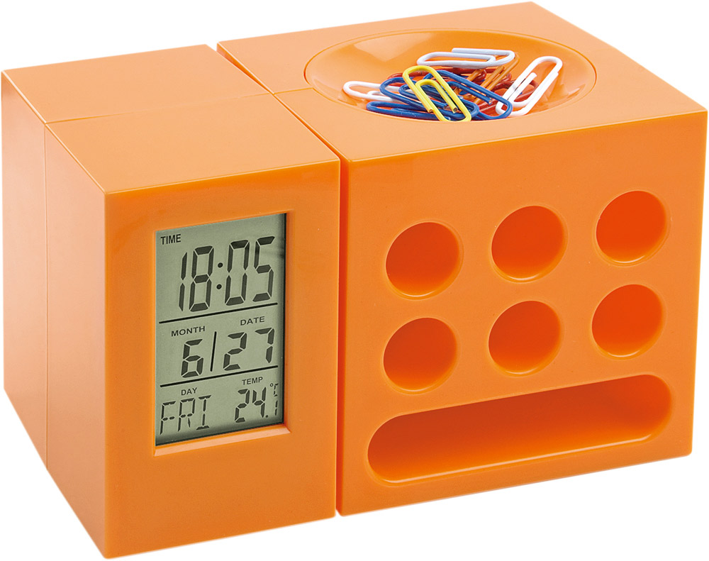 Настольный прибор с часами, датой, термометром и таймером обратного отсчета.