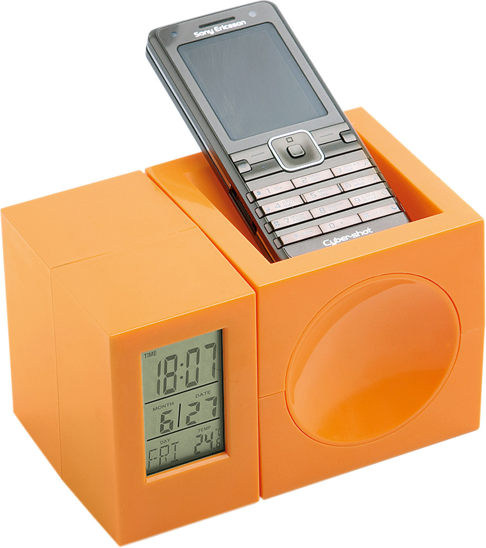 Настольный прибор с часами, датой, термометром и таймером обратного отсчета.
