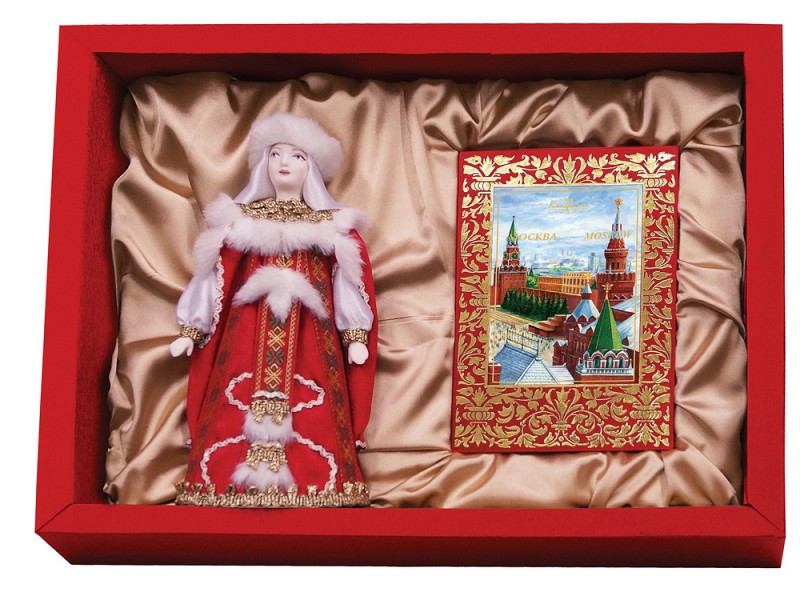 Подарочный набор «Конфетки, бараночки»: кукла декоративная, шоколадные конфеты «Конфаэль»