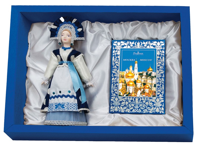 Подарочный набор «Гжельские мотивы»: кукла декоративная, шоколадные конфеты «Конфаэль»
