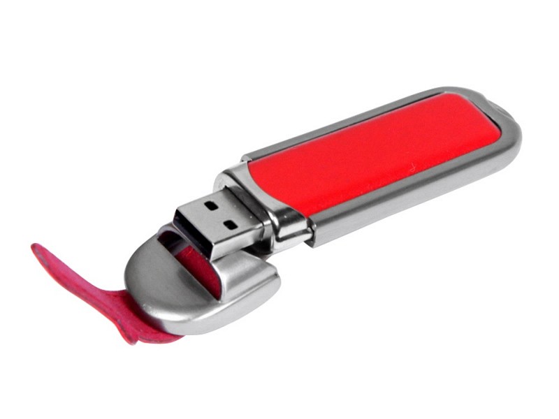 USB-флешка на 32 Гб с массивным классическим корпусом